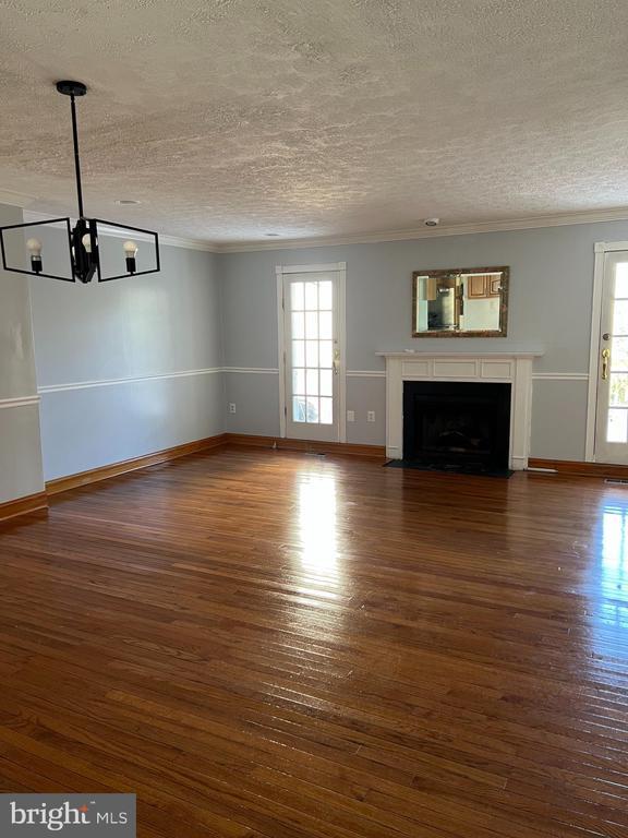 19126 Cherry Bend Dr in Germantown, MD - Building Photo - Building Photo