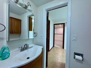 25 Paddock St in North Babylon, NY - Foto de edificio - Building Photo