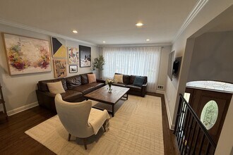 9 Gibbs Rd in Dumont, NJ - Building Photo - Building Photo