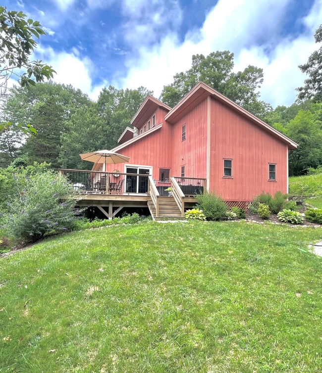 67 Moodus Leesville Rd in East Haddam, CT - Building Photo - Building Photo