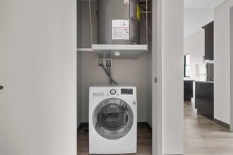 177 State St, Unit 406 in Bridgeport, CT - Building Photo - Building Photo