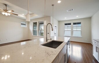 8664 Hollyoaks Creek Ln in Houston, TX - Building Photo - Building Photo