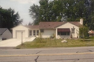 1007 Roselawn Ave W in Roseville, MN - Building Photo