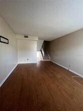 7323 Jackson Springs Rd in Tampa, FL - Building Photo - Building Photo