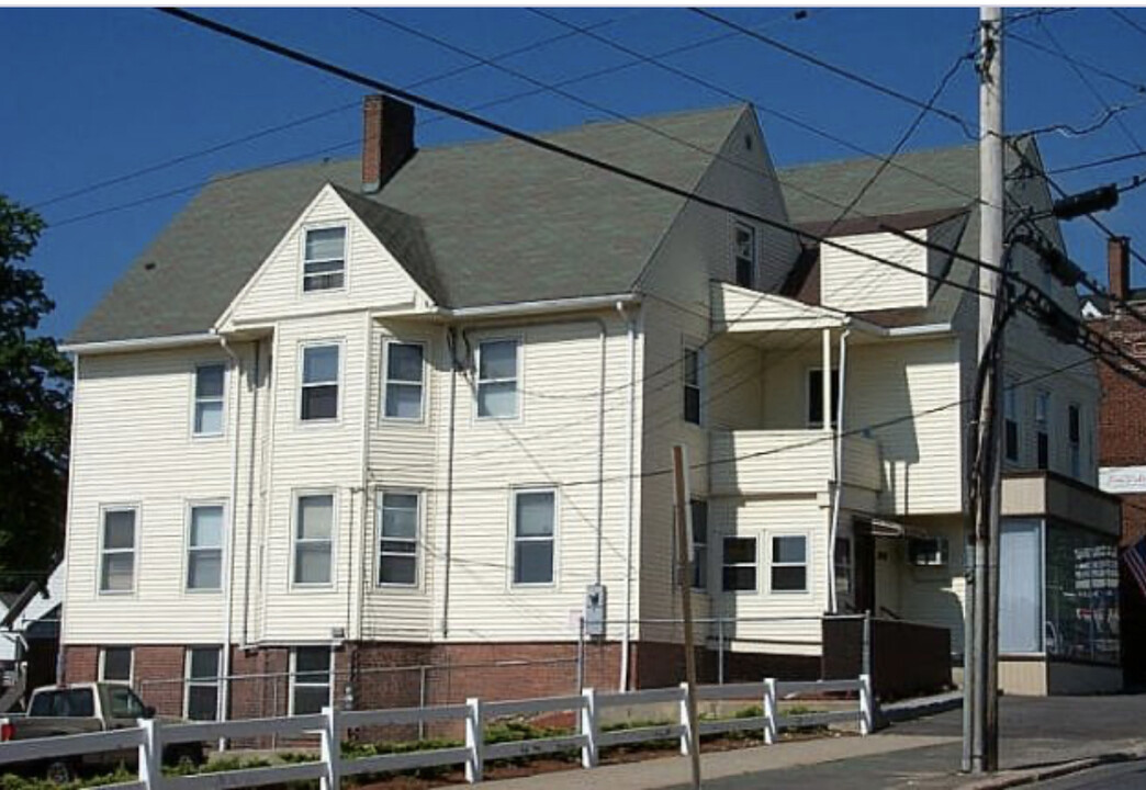 209 Main St in Terryville, CT - Building Photo