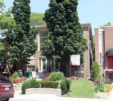 124-126 Balliol St in Toronto, ON - Building Photo
