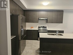 400 Newman Dr in Cambridge, ON - Building Photo - Building Photo