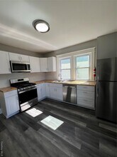 46 Manitou Ave in Poughkeepsie, NY - Foto de edificio - Building Photo