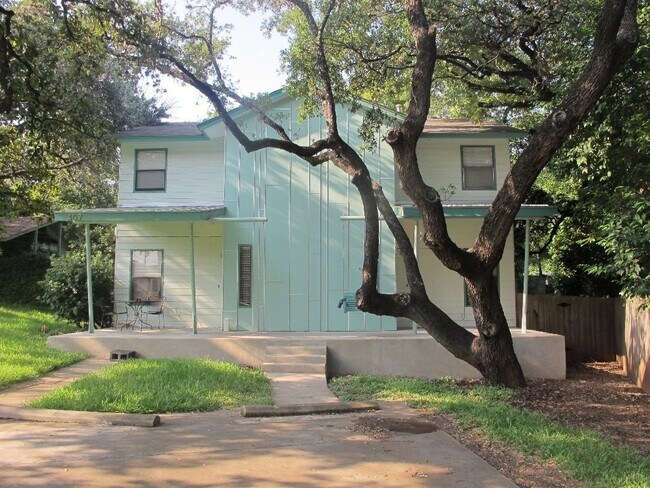 property at 407 W Elizabeth St