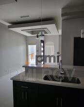 1405 W Kiwi Ave in Pharr, TX - Foto de edificio - Building Photo