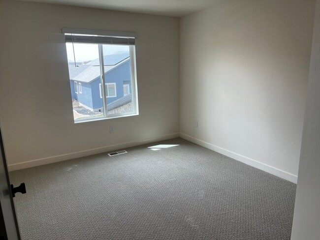 626 S Spring Snow St in Lehi, UT - Building Photo - Building Photo