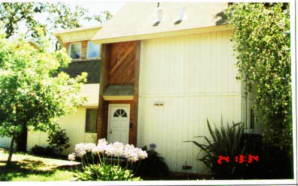 1420-1426 Pacific Ave in Santa Rosa, CA - Foto de edificio - Building Photo
