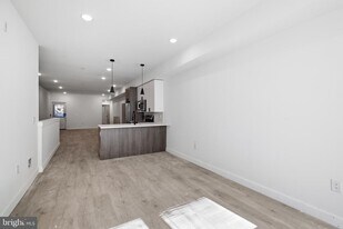 2330 N 16th St in Philadelphia, PA - Building Photo
