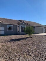 14735 S Charco Rd in Arizona City, AZ - Building Photo