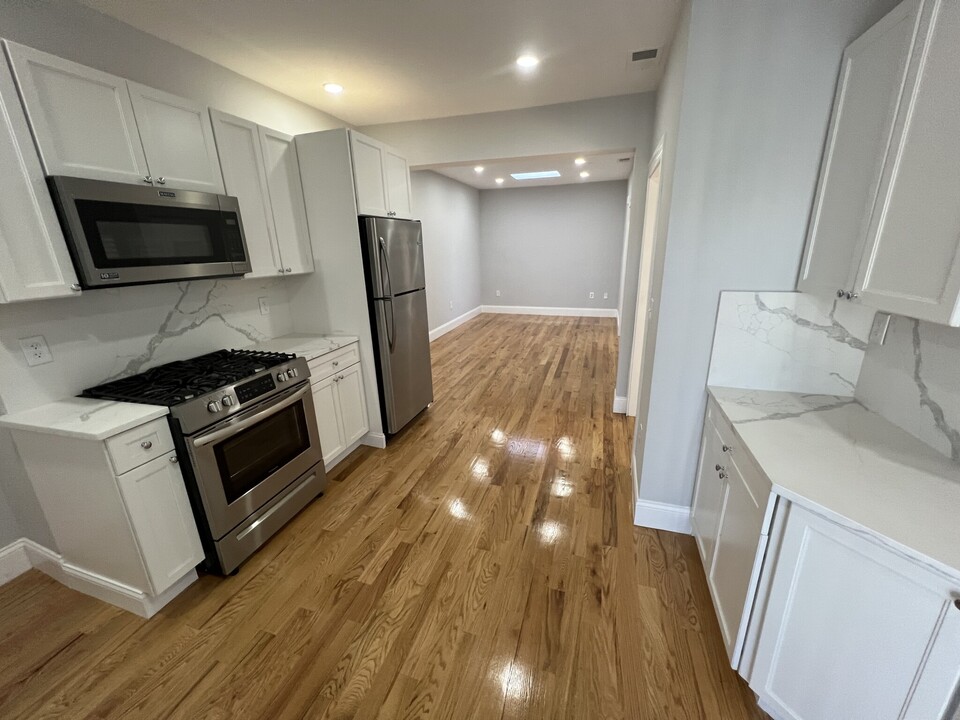 128 Oxford St, Unit #6 in Cambridge, MA - Building Photo