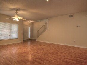 13640 Meadowpark Ave in Orlando, FL - Building Photo - Building Photo