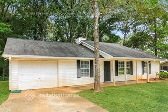 225 Woodcrest Dr in Covington, GA - Foto de edificio - Building Photo