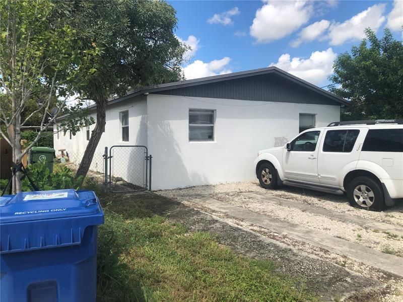 839 NW 14th Way in Fort Lauderdale, FL - Building Photo