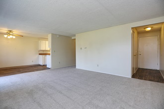 The Courtyard Apartment Homes in Mukilteo, WA - Building Photo - Interior Photo