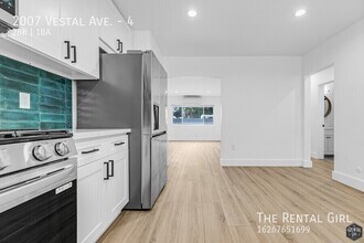 2007 Vestal Ave in Los Angeles, CA - Building Photo - Building Photo