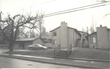 6835 SW Childs Rd in Tualatin, OR - Building Photo - Building Photo