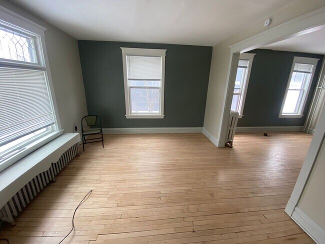 2107 E 5th St-Unit -2105 E 5th St in Duluth, MN - Building Photo - Building Photo