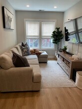 67 Chelsea St, Unit 4 in Boston, MA - Foto de edificio - Building Photo