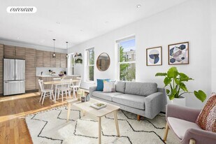 134 Boerum Pl in Brooklyn, NY - Building Photo