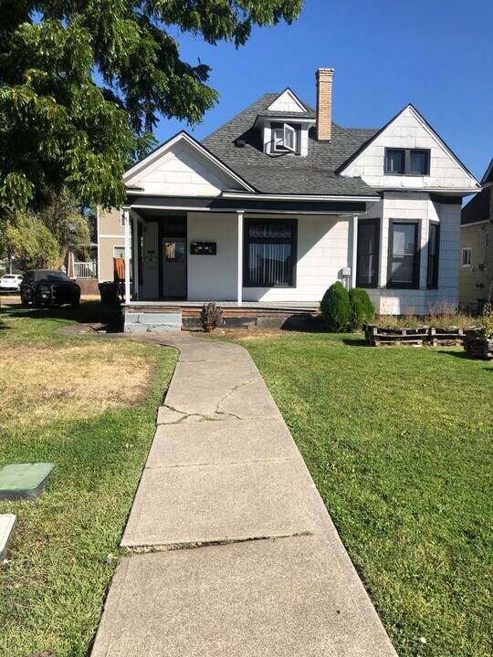 301 E Nora Ave in Spokane, WA - Foto de edificio