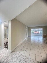 8515 Sunrise Lakes Blvd, Unit 303 in Sunrise, FL - Foto de edificio - Building Photo