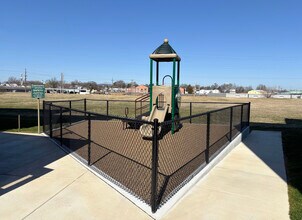 Overlook East in Frederick, MD - Building Photo - Building Photo