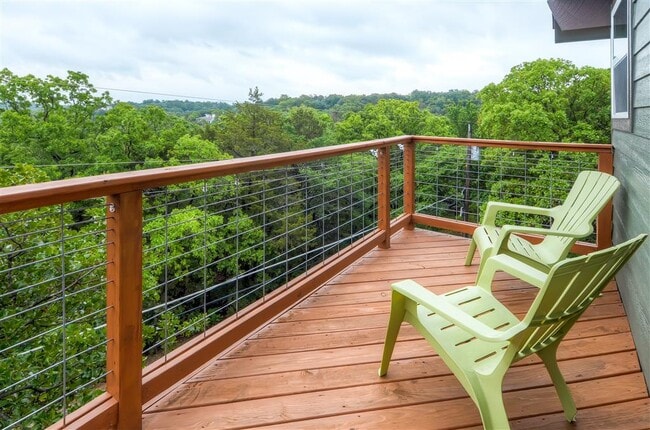 property at 189 Queens Dr
