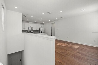 10032 Hulse Aly in Orlando, FL - Building Photo - Building Photo