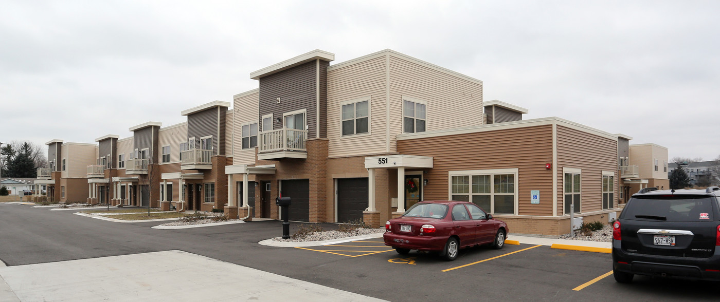 Grand View Townhomes in Grand Chute, WI - Building Photo