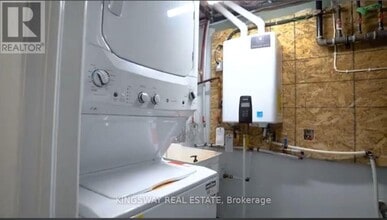 945-945 Vance Crescent in Innisfil, ON - Building Photo - Building Photo