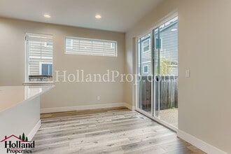 4415 SE Lone Oak St in Hillsboro, OR - Foto de edificio - Building Photo