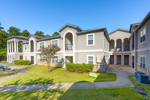Pine Crest Apartments in Covington, LA - Building Photo