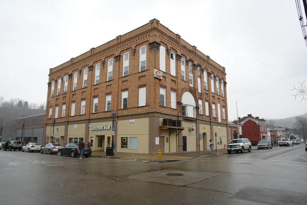 RiverWood Apartments in California, PA - Building Photo