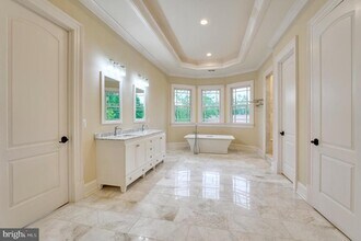 6506 Divine St in McLean, VA - Building Photo - Building Photo