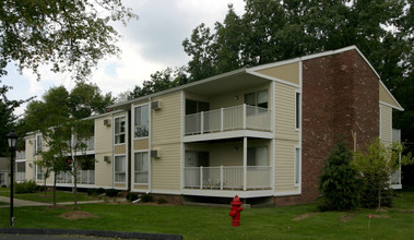 Cliffview Apartments in Rochester Hills, MI - Building Photo - Building Photo