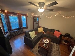 214 Myrtle Ave, Unit 2 in Portsmouth, NH - Building Photo - Building Photo