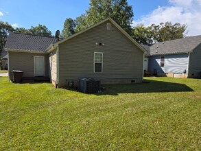 207 Guerrant St in Greensboro, NC - Building Photo - Building Photo