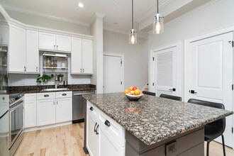 224 S Laurens St in Greenville, SC - Building Photo - Building Photo