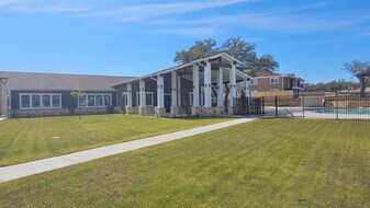 Vineyard Springs Apartments in Johnson City, TX - Building Photo