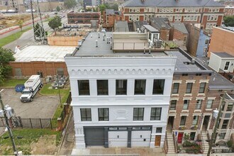 222 W 15th St in Cincinnati, OH - Building Photo - Building Photo