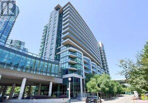 209 Fort York Blvd in Toronto, ON - Building Photo