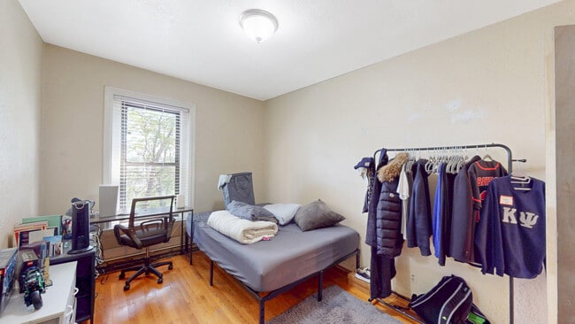 88 Hammond St, Unit 8 in Boston, MA - Foto de edificio - Building Photo
