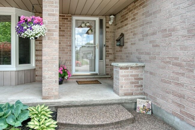 48 Goundry Cres in Kitchener, ON - Building Photo - Building Photo