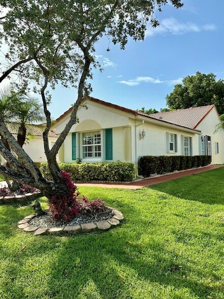 6129 Heliconia Rd in Delray Beach, FL - Building Photo - Building Photo
