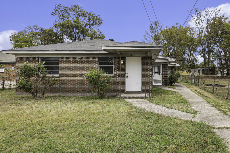 1624 19th St Ensley in Birmingham, AL - Building Photo